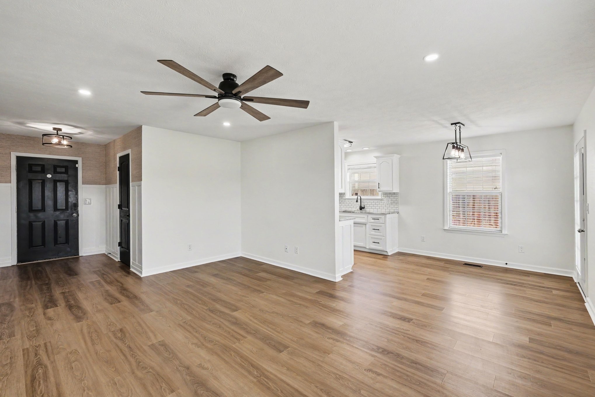 1847 Emily Ln Property Photo 4