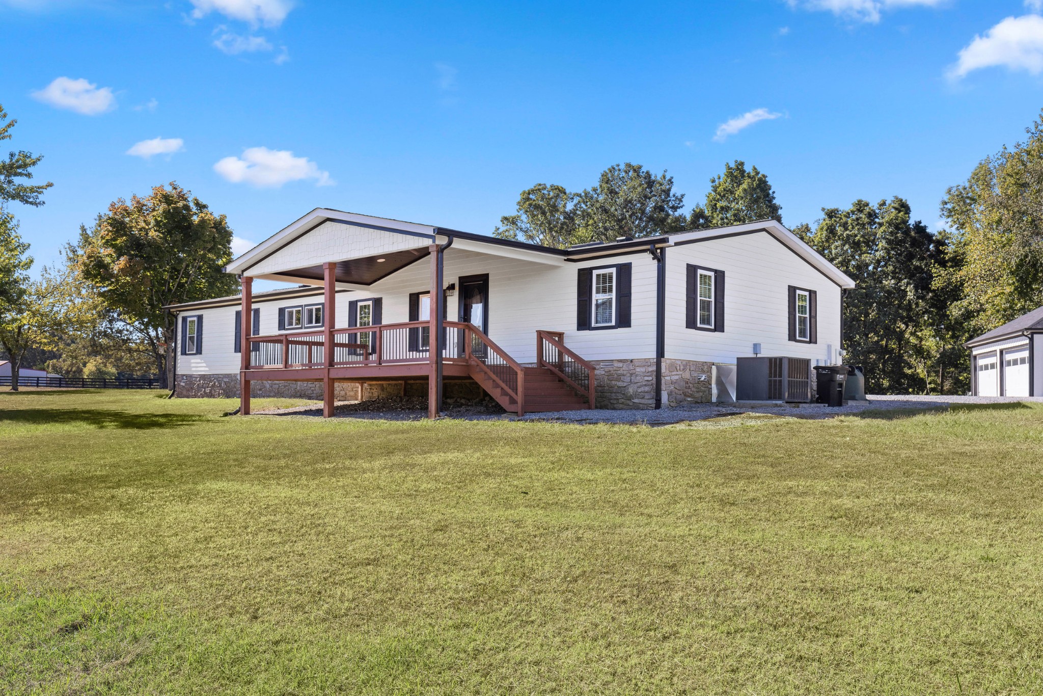 284 Paul Thompson Rd Property Photo 1