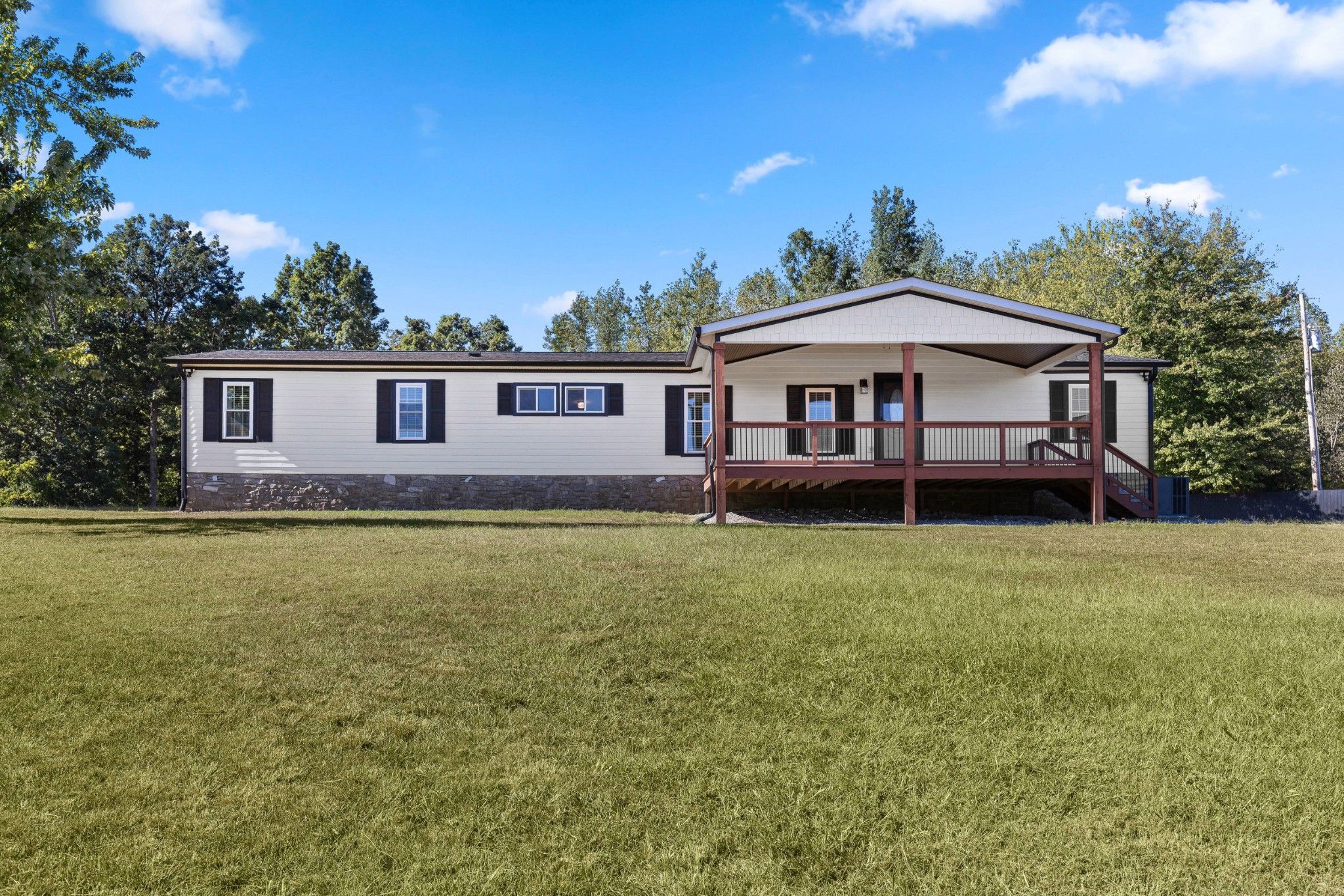 284 Paul Thompson Rd Property Photo 3