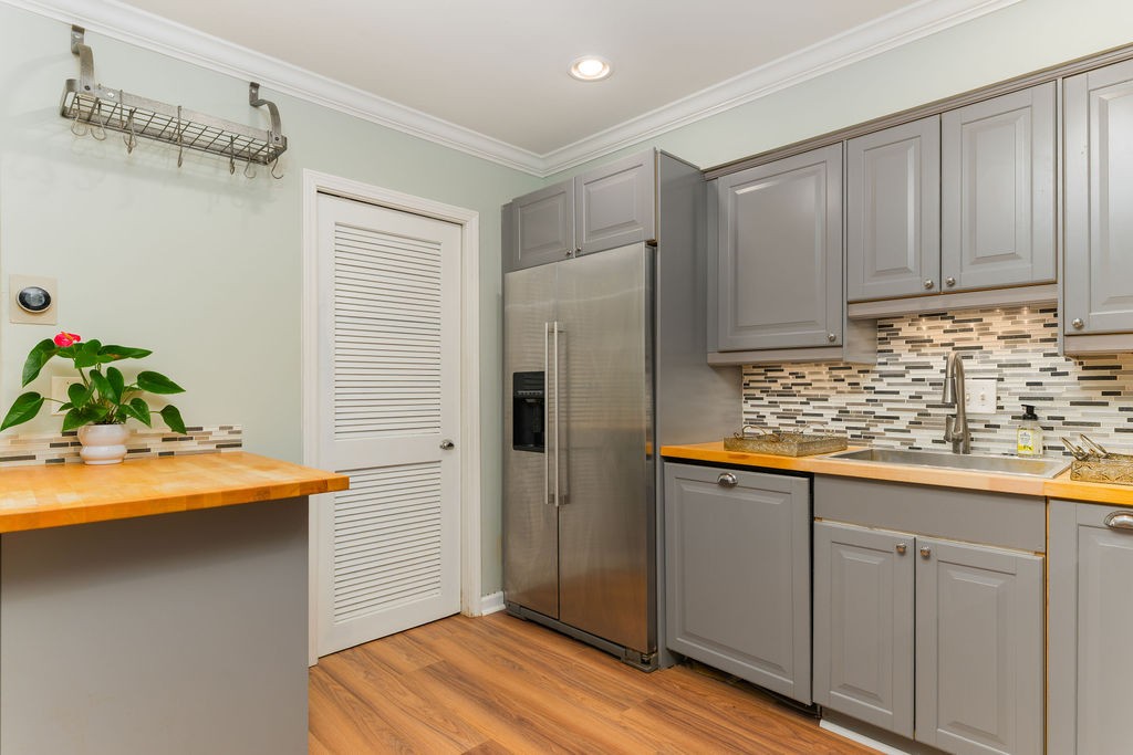 1011 Murfreesboro Rd Property Photo 6