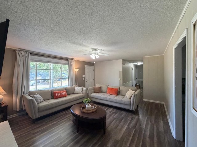 111 N Hampton Ct Property Photo 6