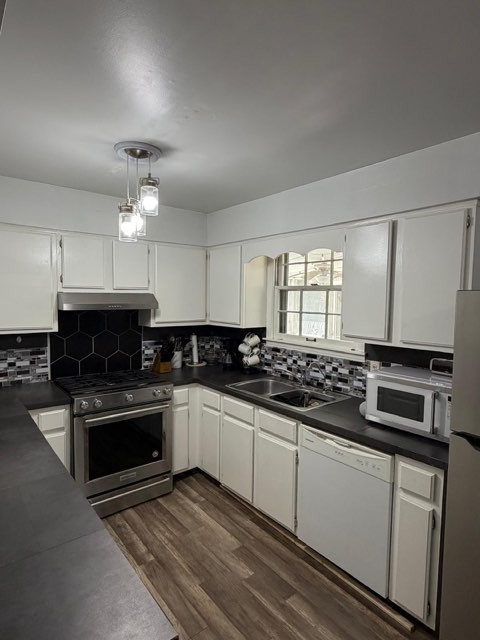 111 N Hampton Ct Property Photo 14