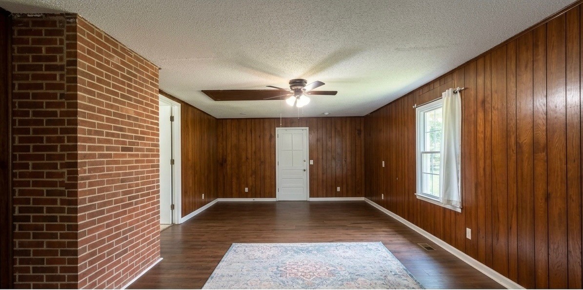 111 N Hampton Ct Property Photo 22