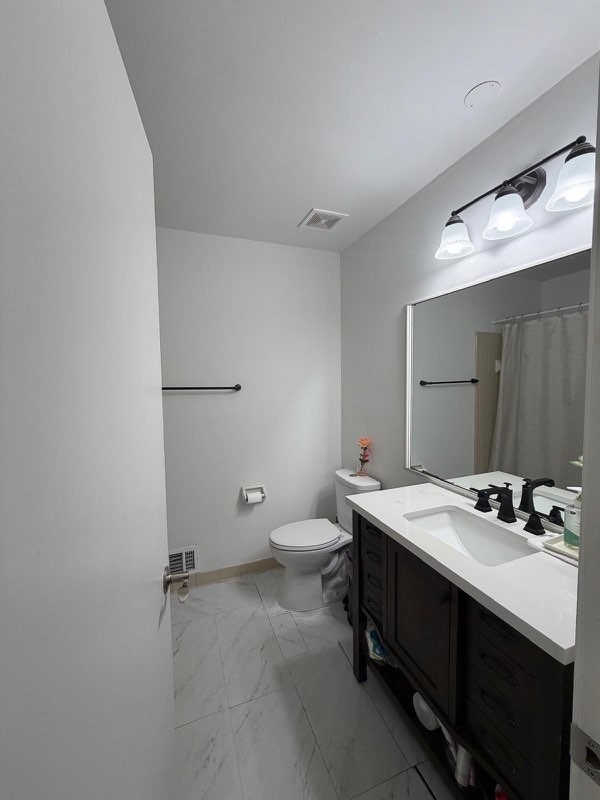 111 N Hampton Ct Property Photo 33