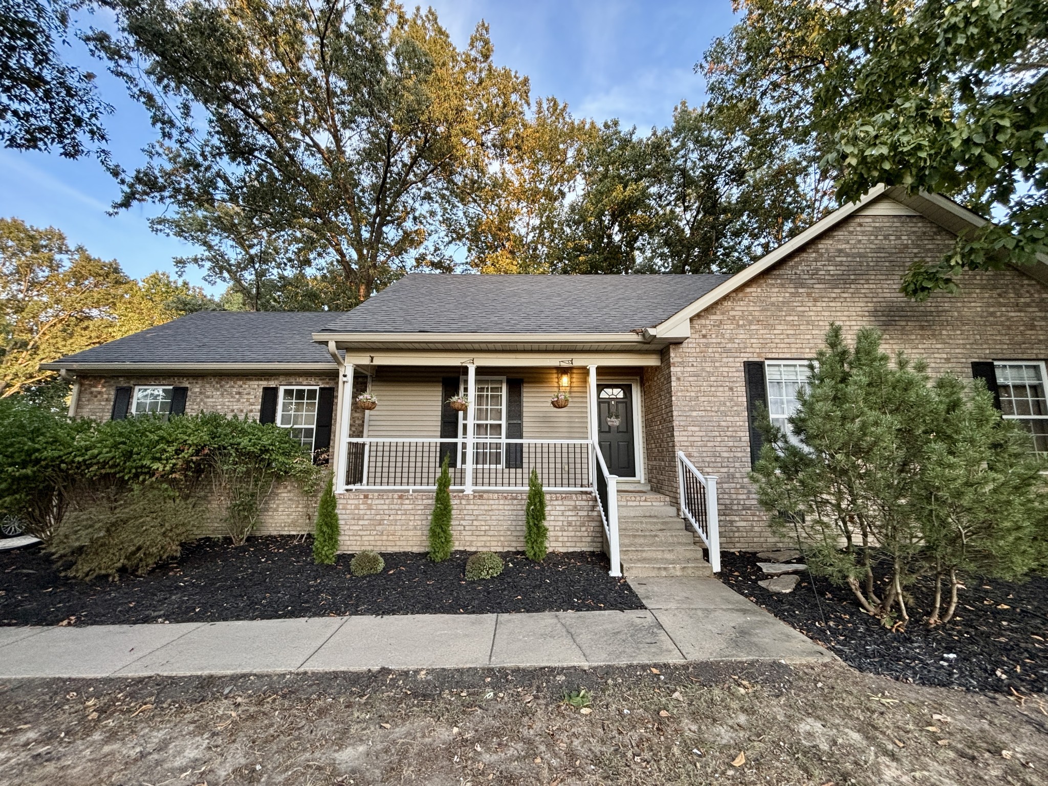 1083 Archer Dr Property Photo 1