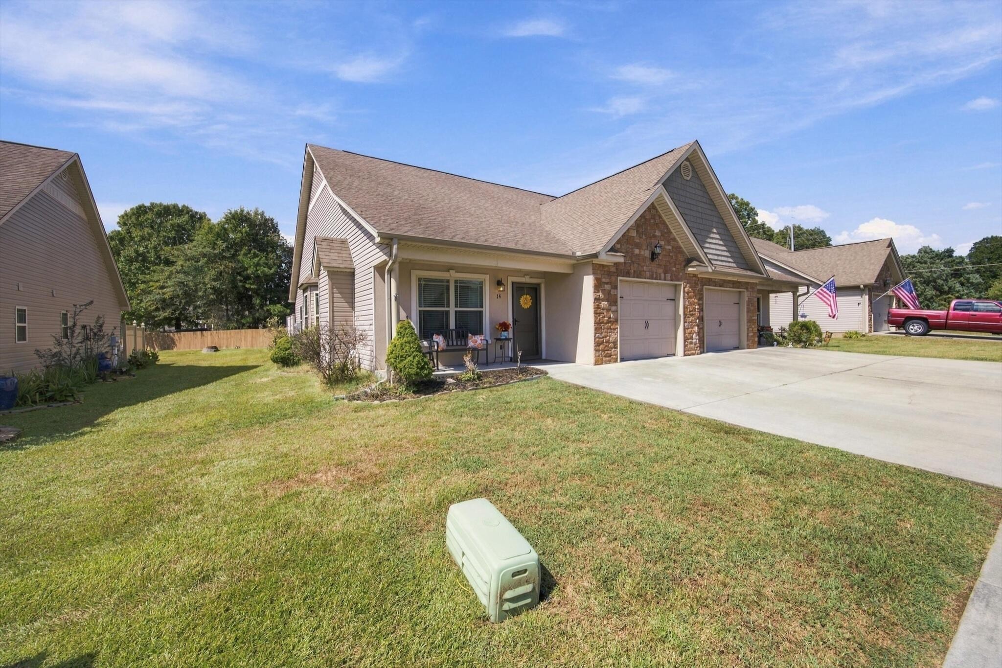 14 Sunset Cove Drive Property Photo 2