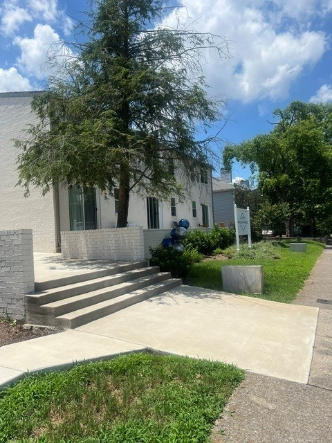 2129 Acklen Ave Property Photo 1