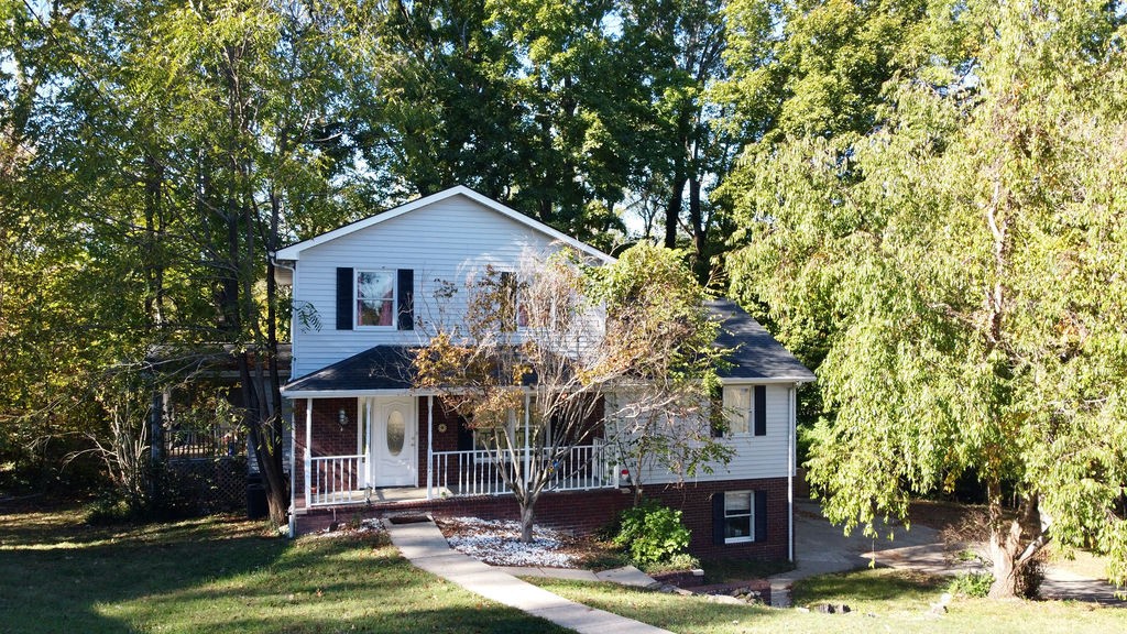 1132 Poplar Hollow Rd Property Photo 1