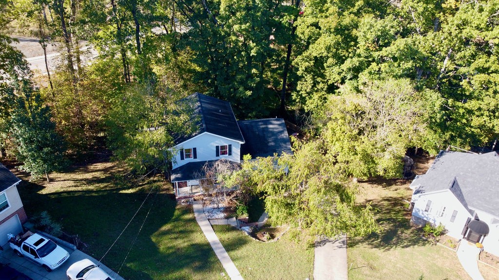 1132 Poplar Hollow Rd Property Photo 3