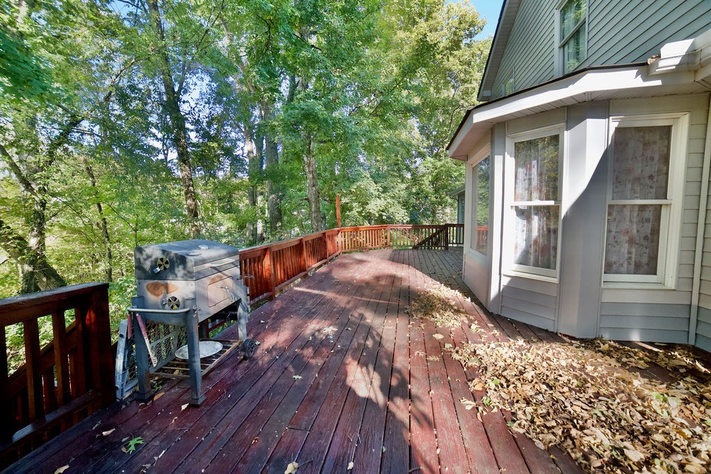 1132 Poplar Hollow Rd Property Photo 24