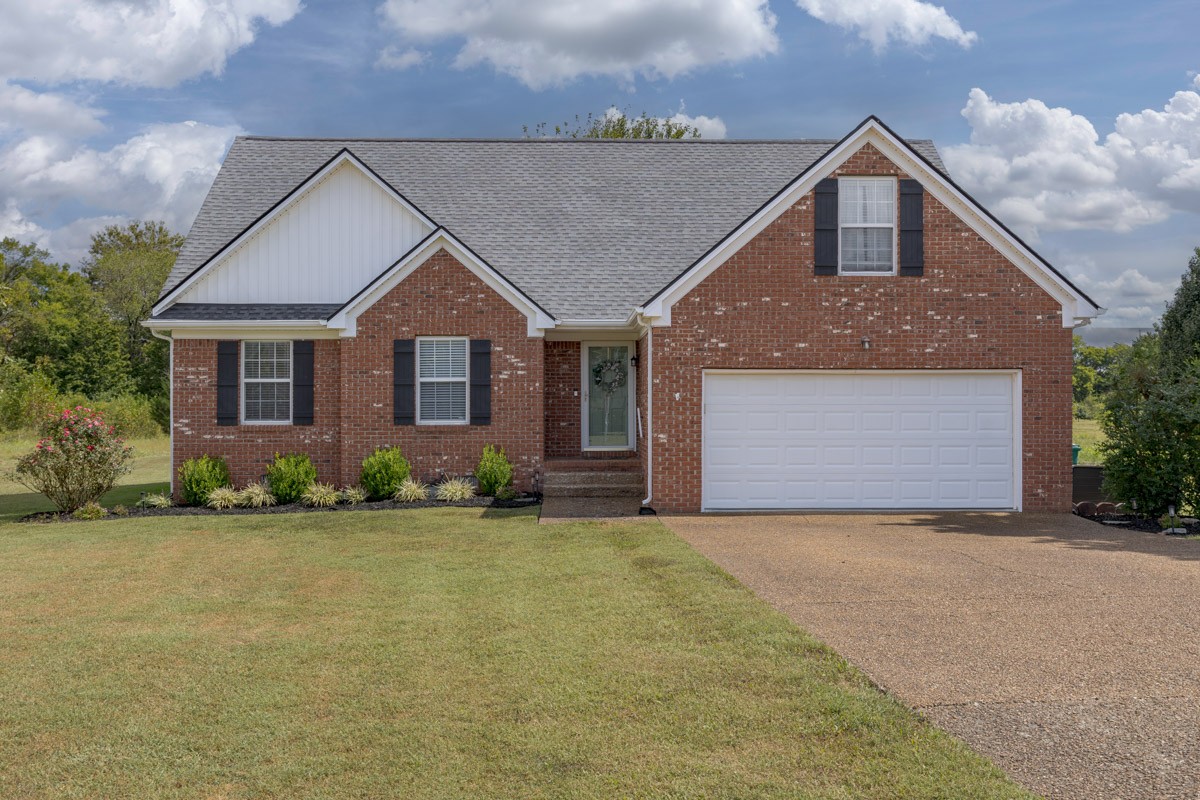 2623 Danbury Cir