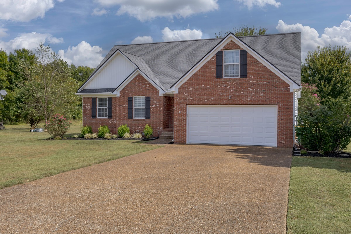 2623 Danbury Cir Property Photo 3