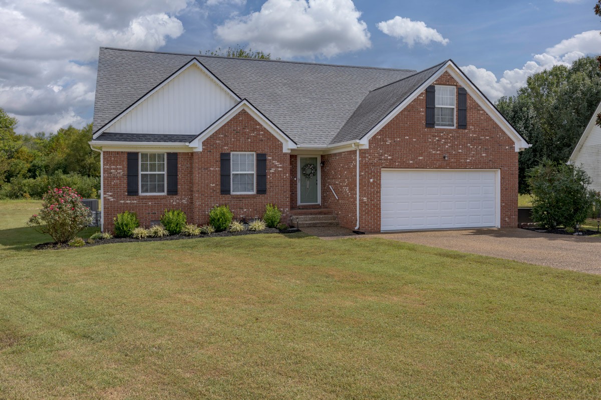 2623 Danbury Cir Property Photo 4