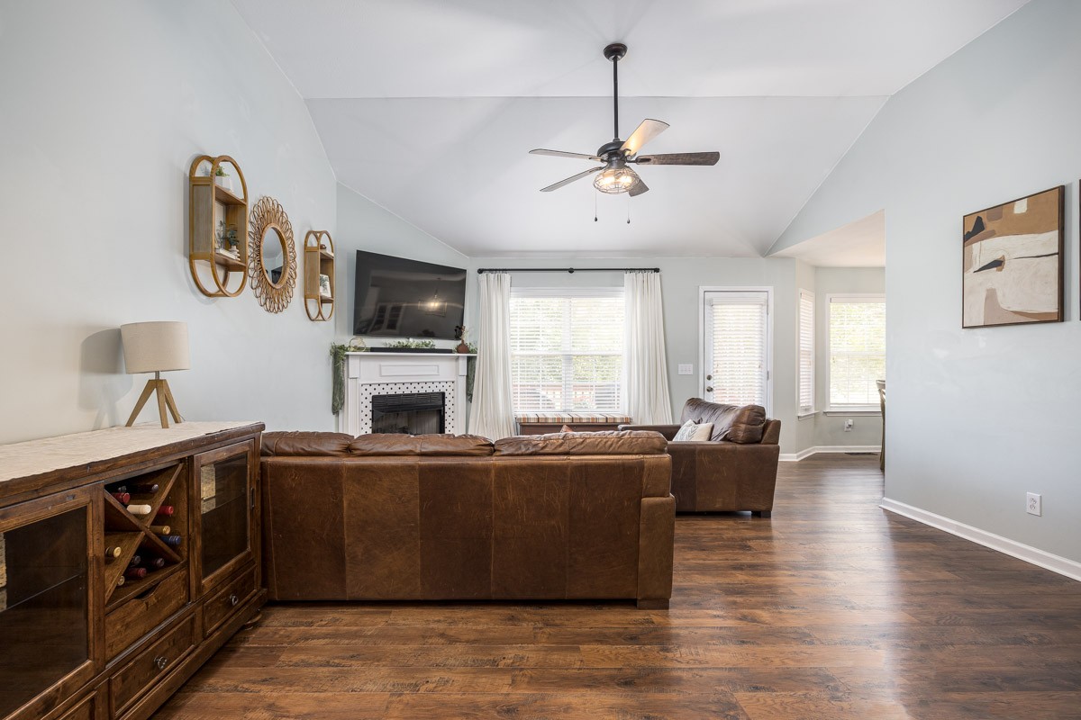2623 Danbury Cir Property Photo 8