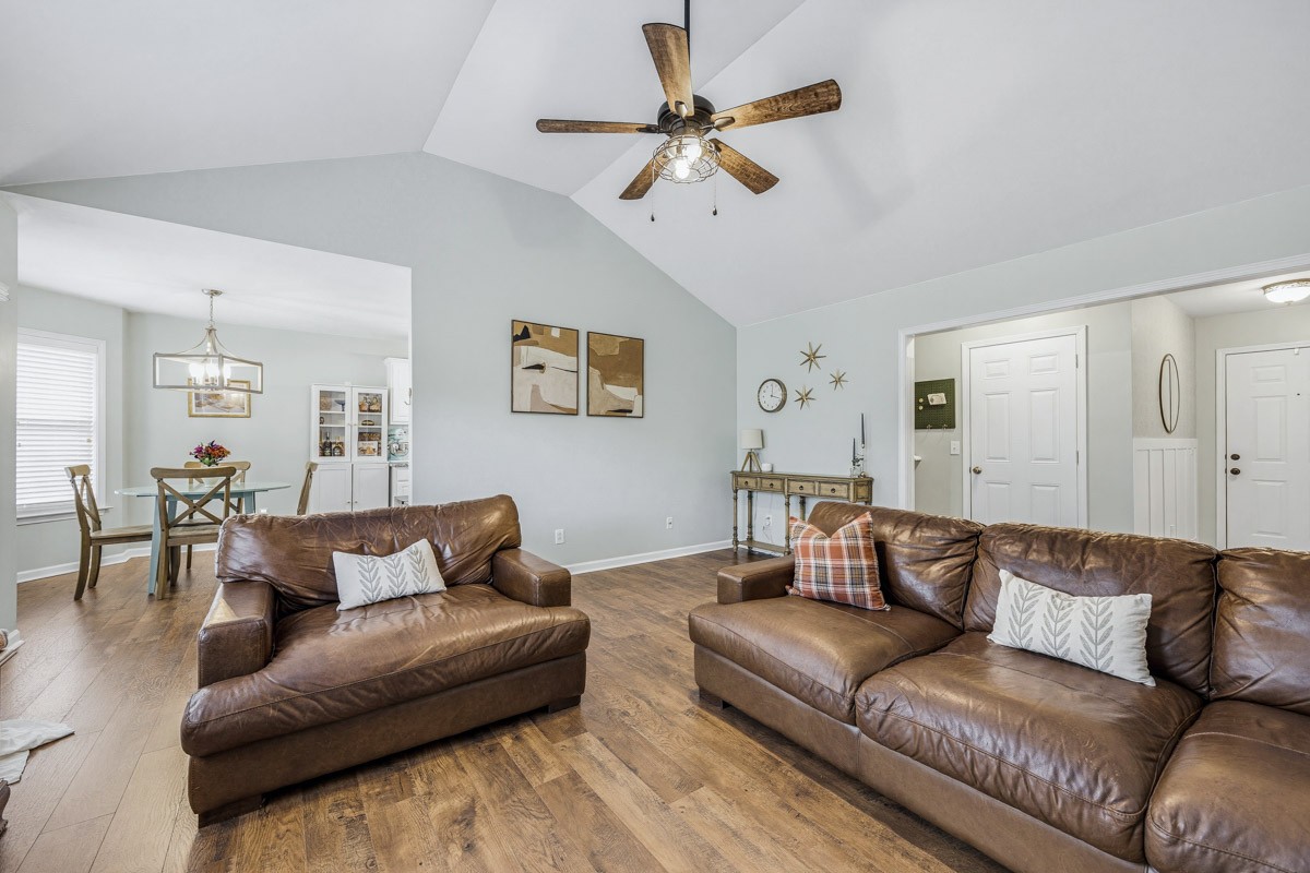 2623 Danbury Cir Property Photo 11