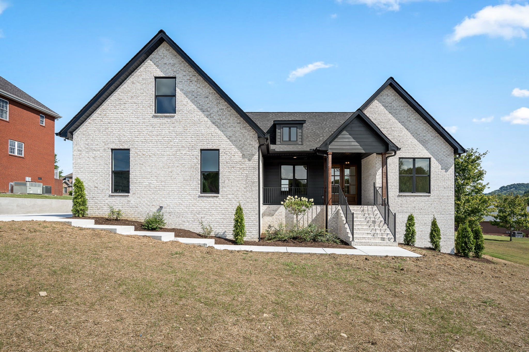 135 Pin Oak Dr Property Photo 1