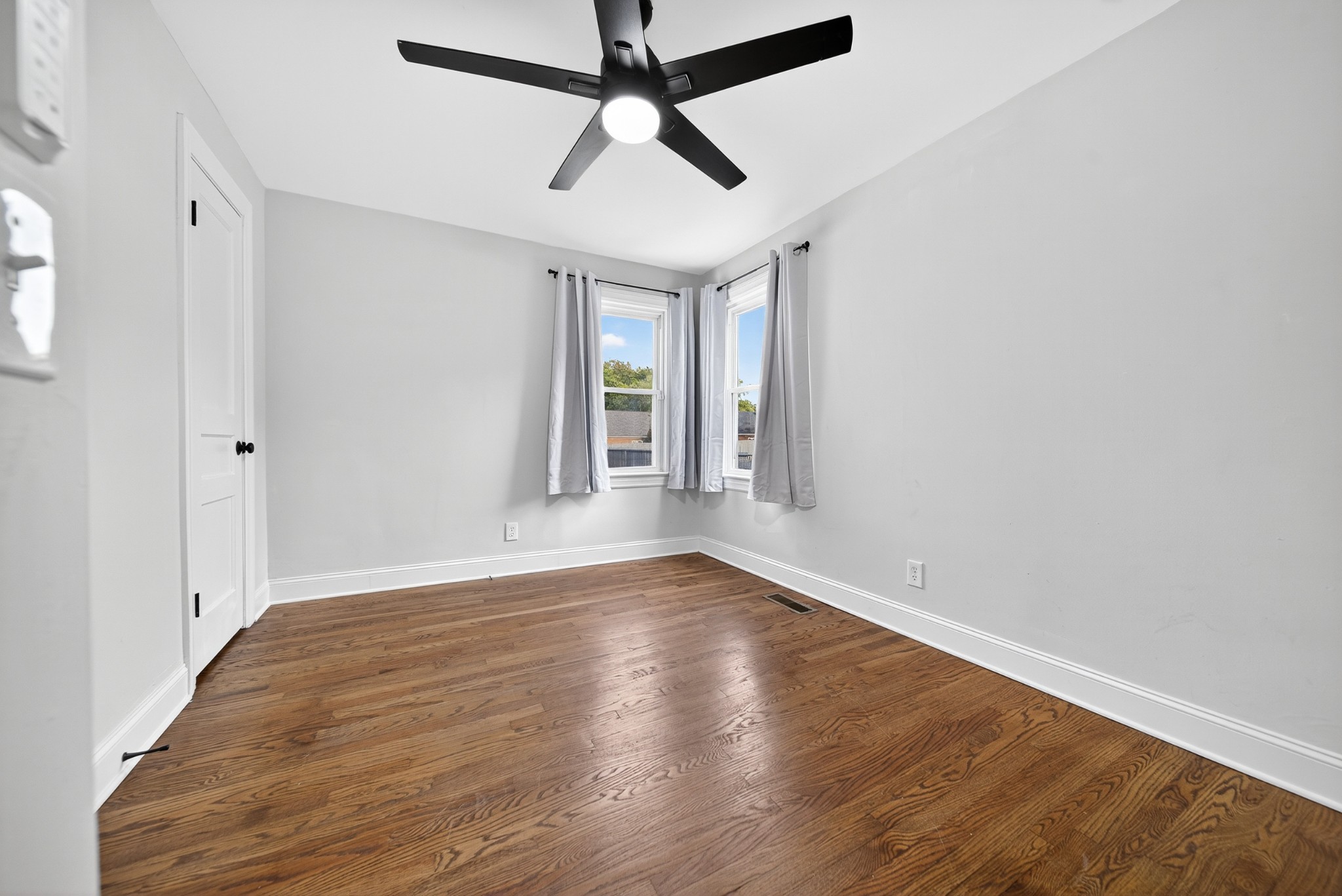 173 N Trigg Ave Property Photo 8