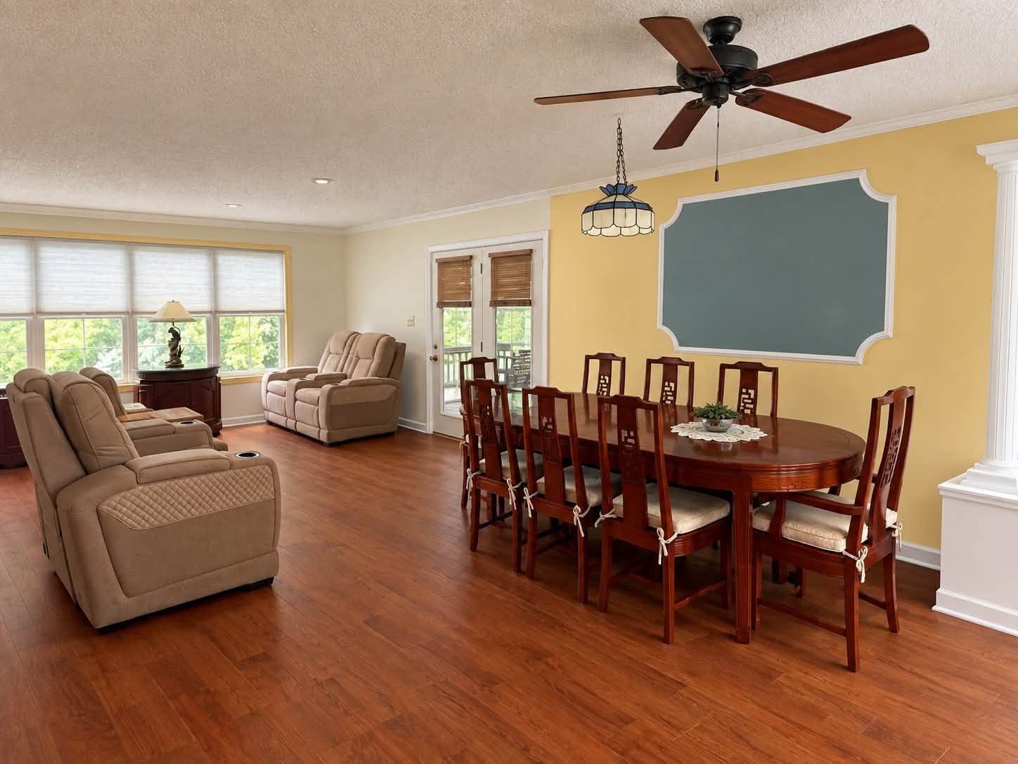 691 Lakehaven Cir Property Photo 1