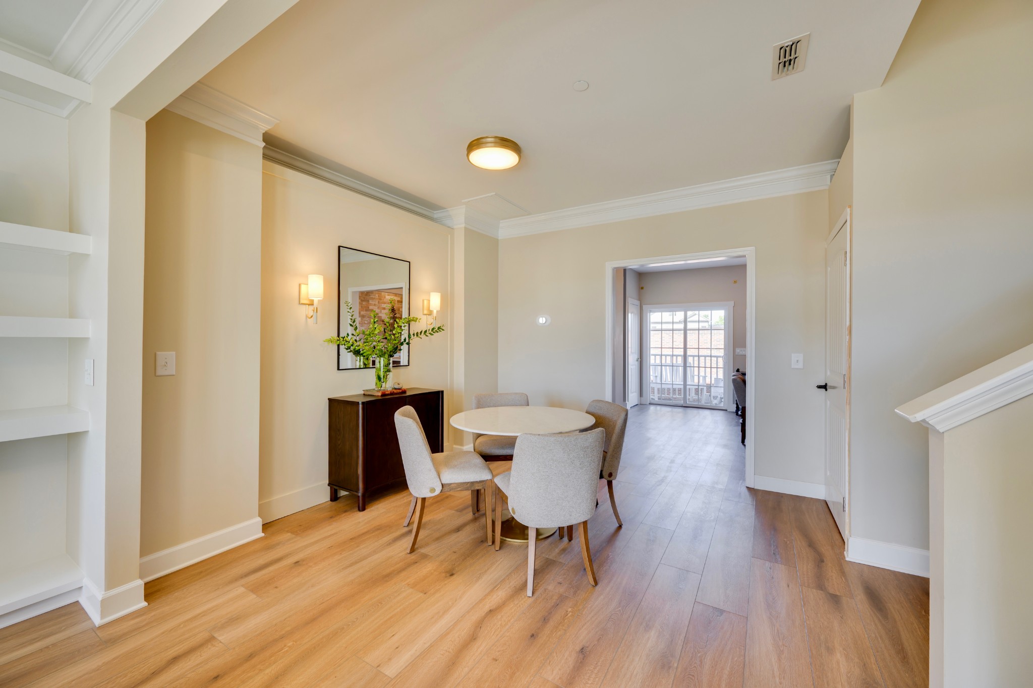 1035 Westhaven Blvd Property Photo 3