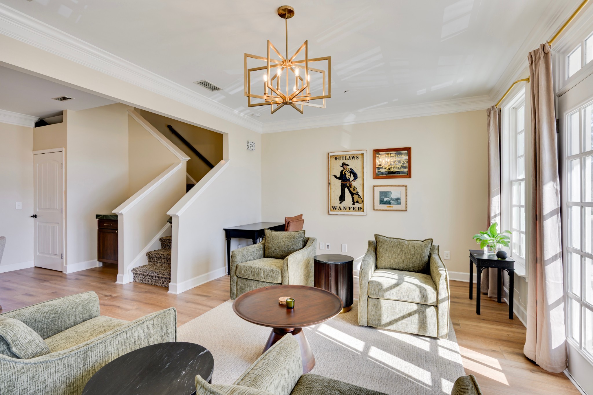 1035 Westhaven Blvd Property Photo 4