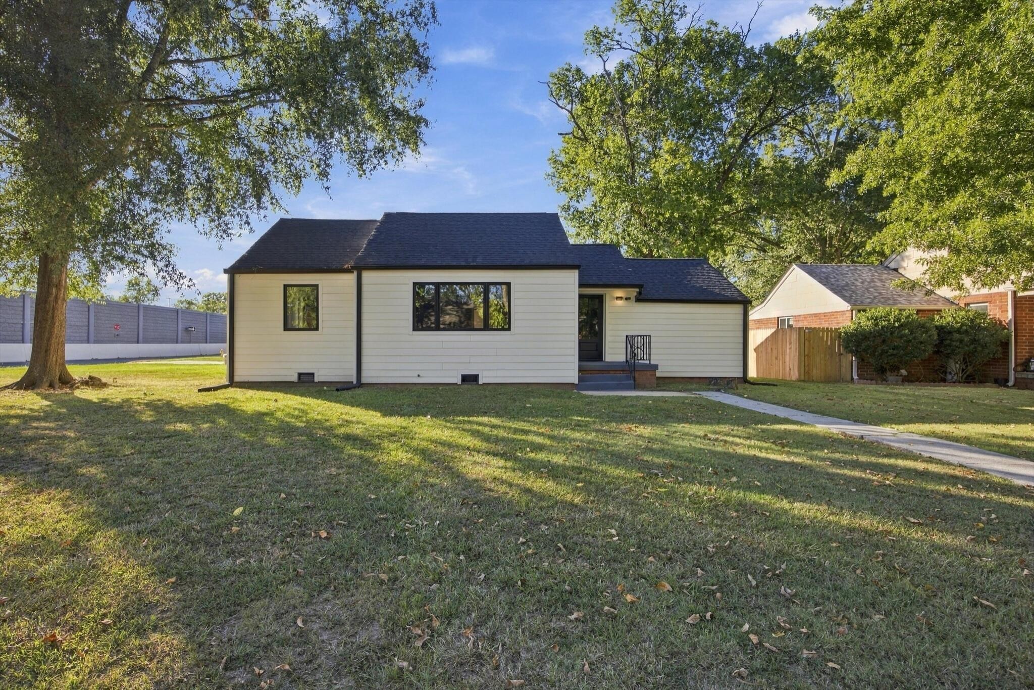 415 Haney Drive Property Photo 1