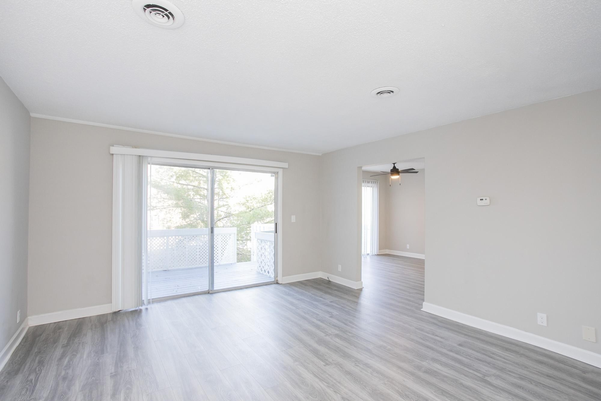 421 Raintree Pl Property Photo 4