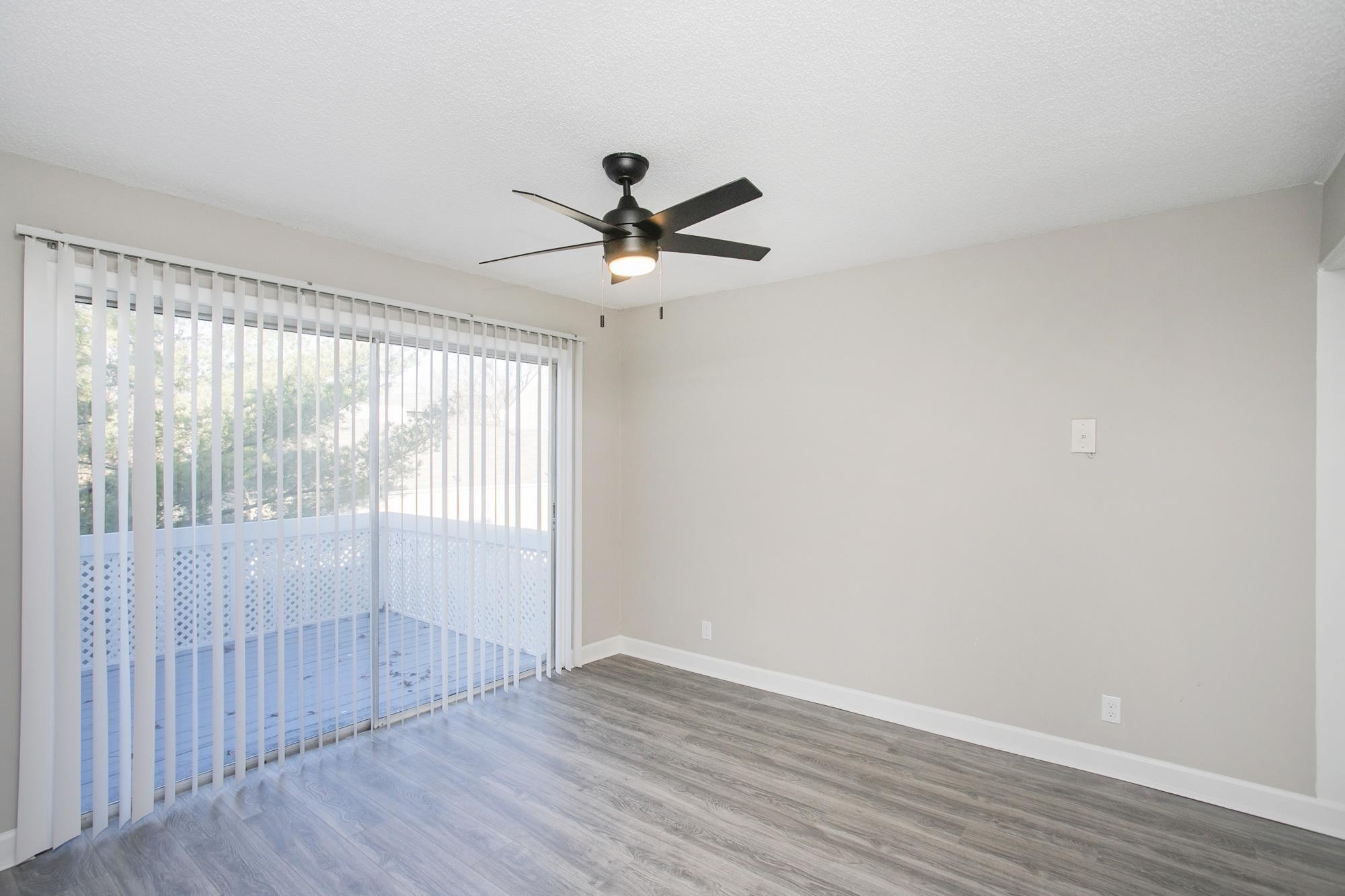 421 Raintree Pl Property Photo 7