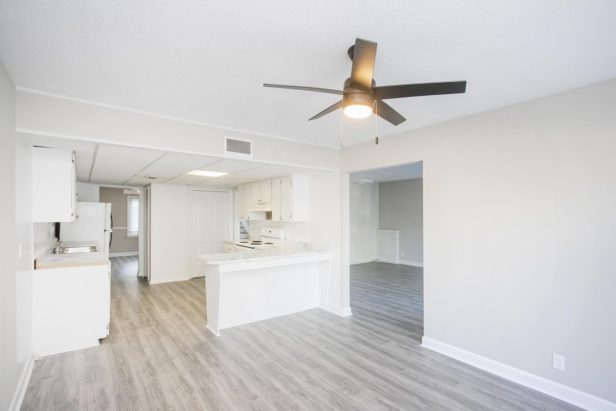 421 Raintree Pl Property Photo 9