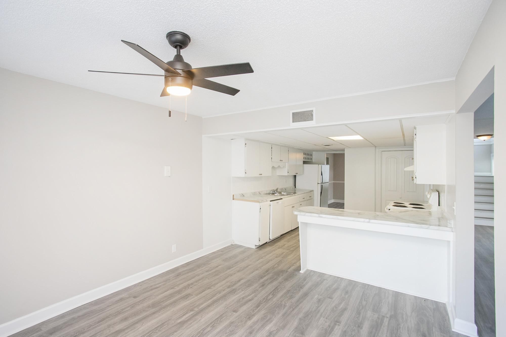 421 Raintree Pl Property Photo 10