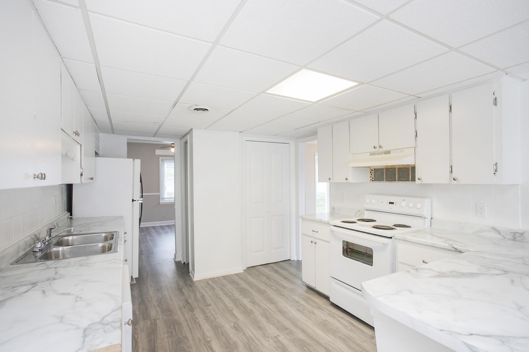 421 Raintree Pl Property Photo 14