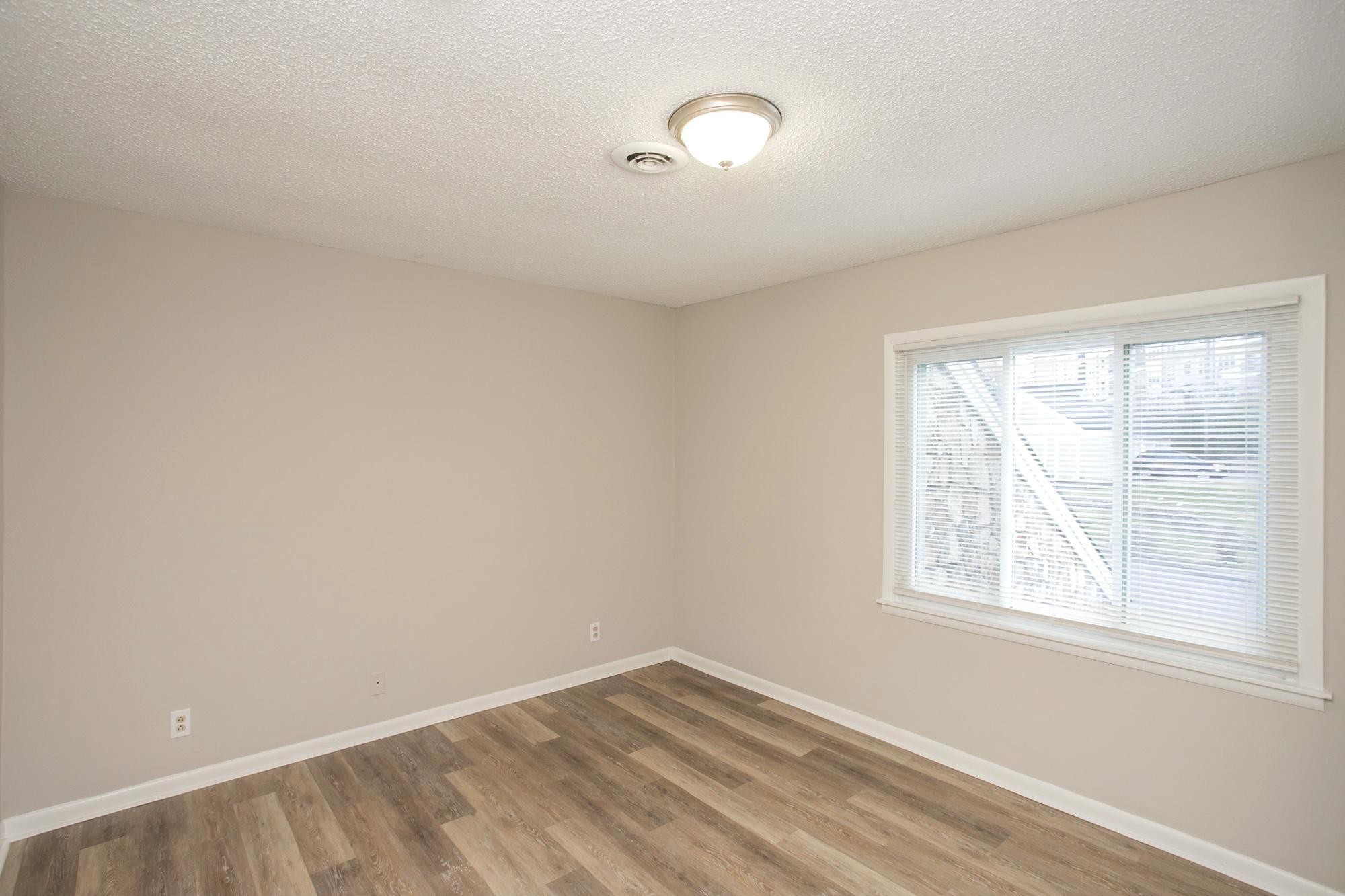 421 Raintree Pl Property Photo 24
