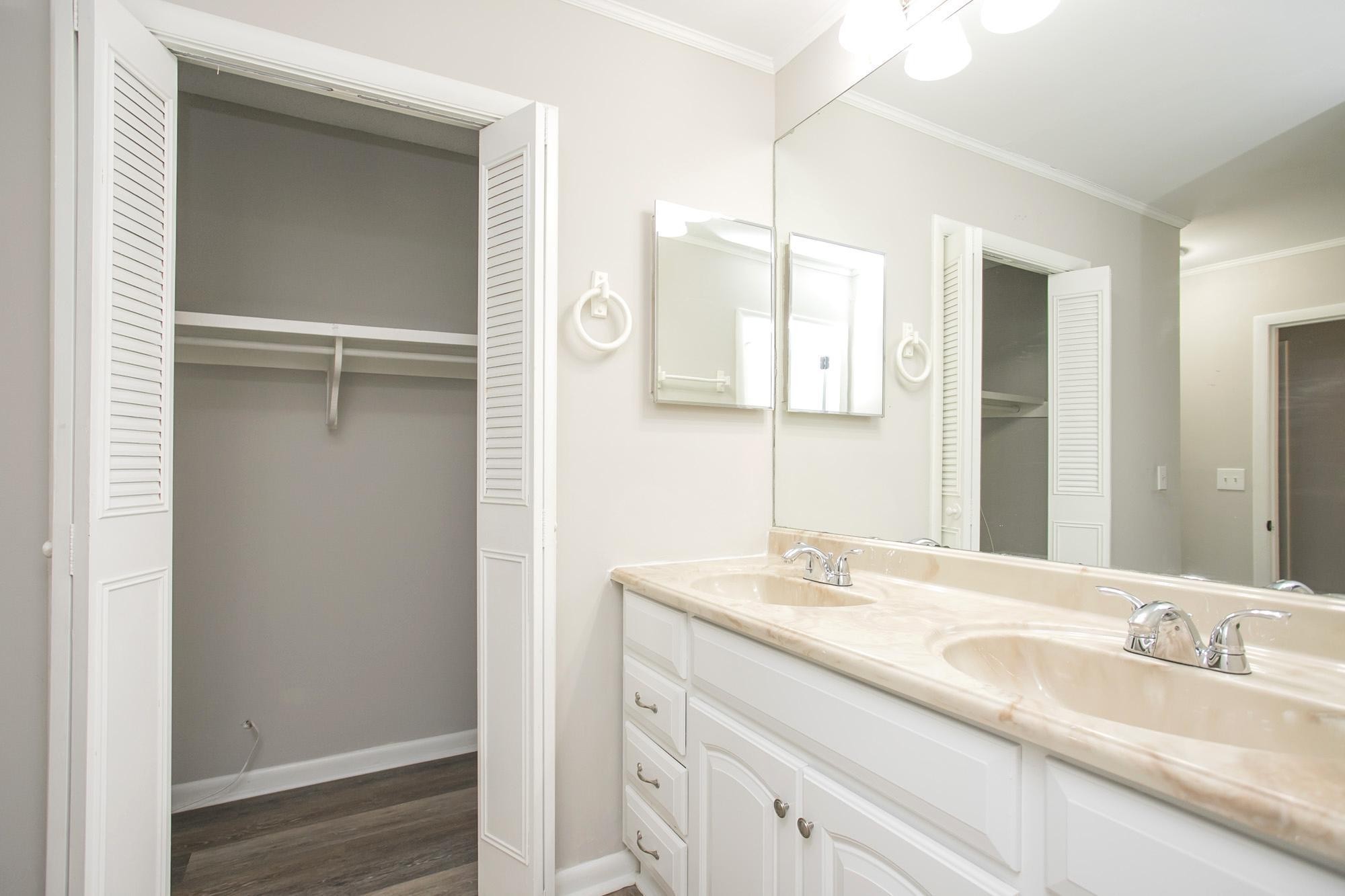 421 Raintree Pl Property Photo 42