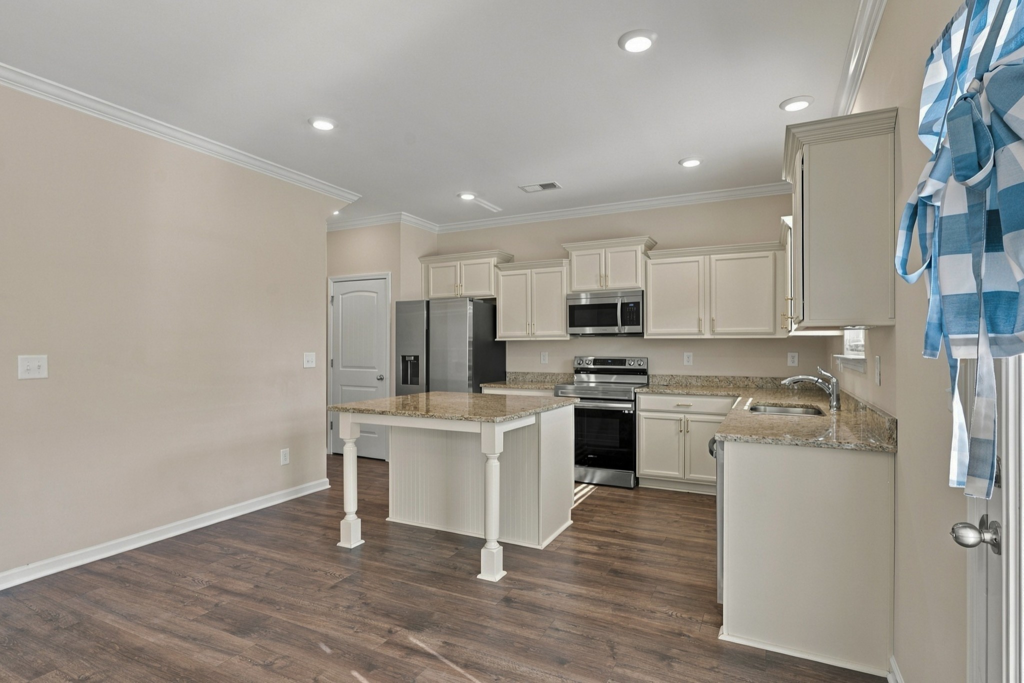 6010 Venable Ct Property Photo 13