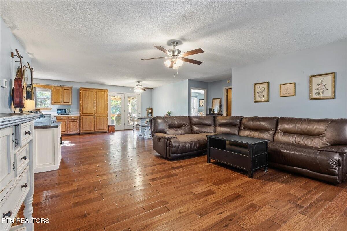 316 Circle R Drive Property Photo 5