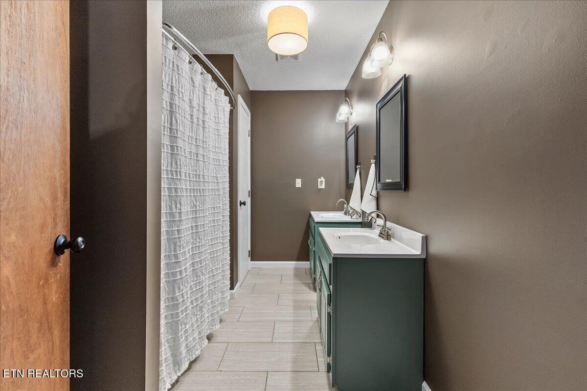 316 Circle R Drive Property Photo 18