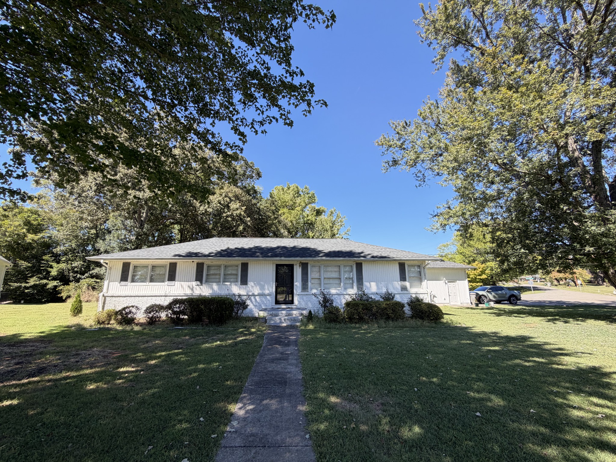 109 Flower Pt Property Photo 1