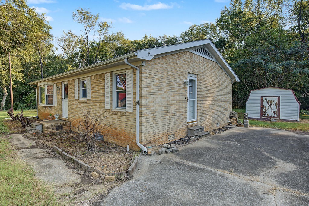 128 School House Rd Property Photo 4
