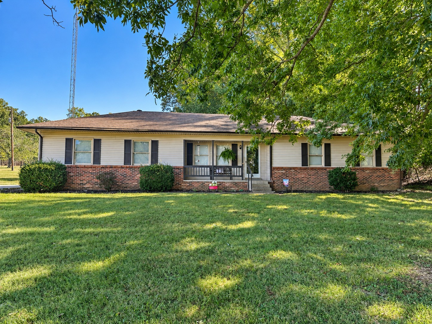 456 Lakeland Dr Property Photo 1