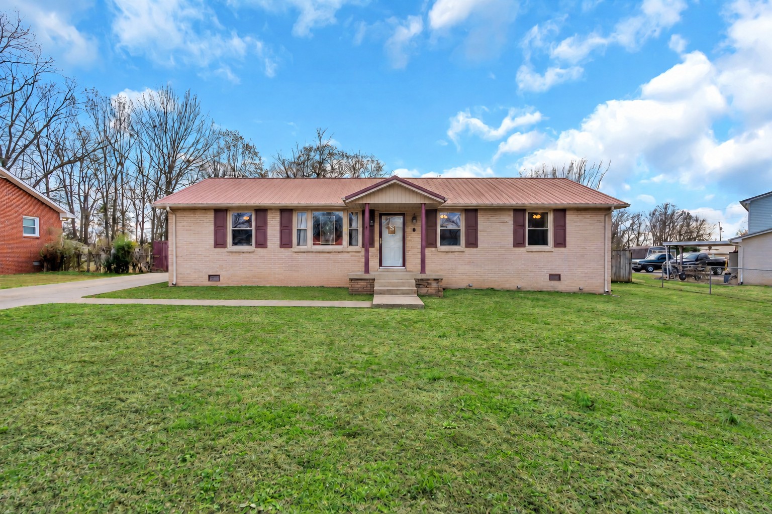 6810 Longview Dr Property Photo 1