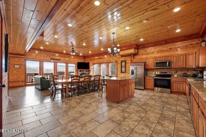 2313 Boulder Way Property Photo 11