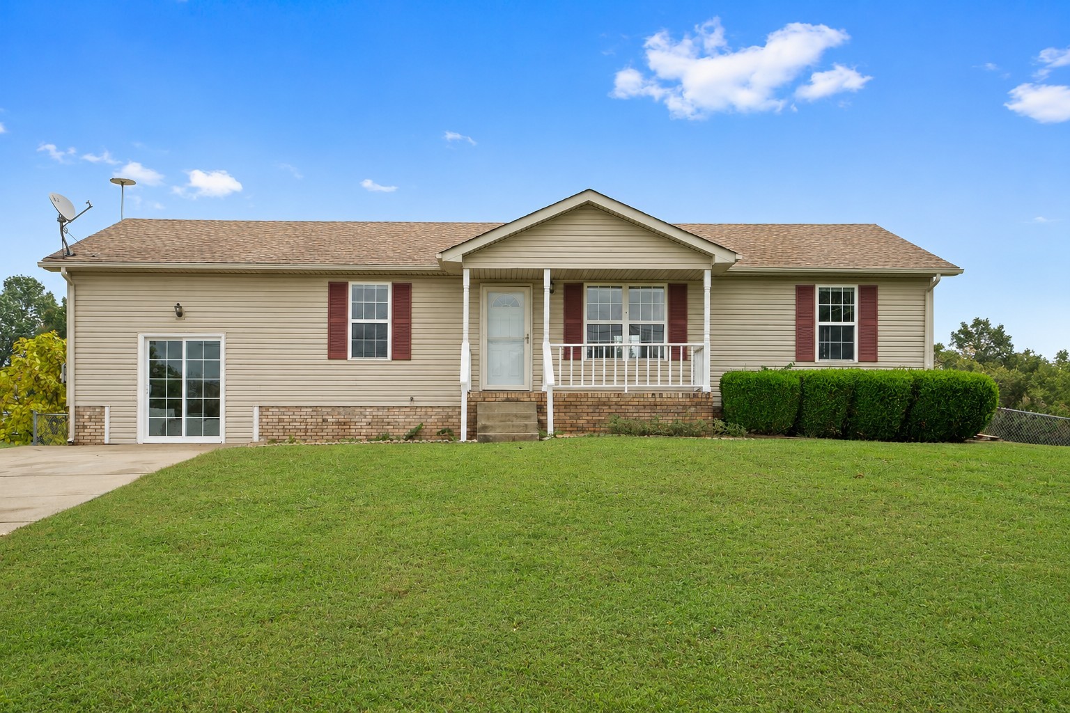 1835 Cottingham Ct Property Photo 1