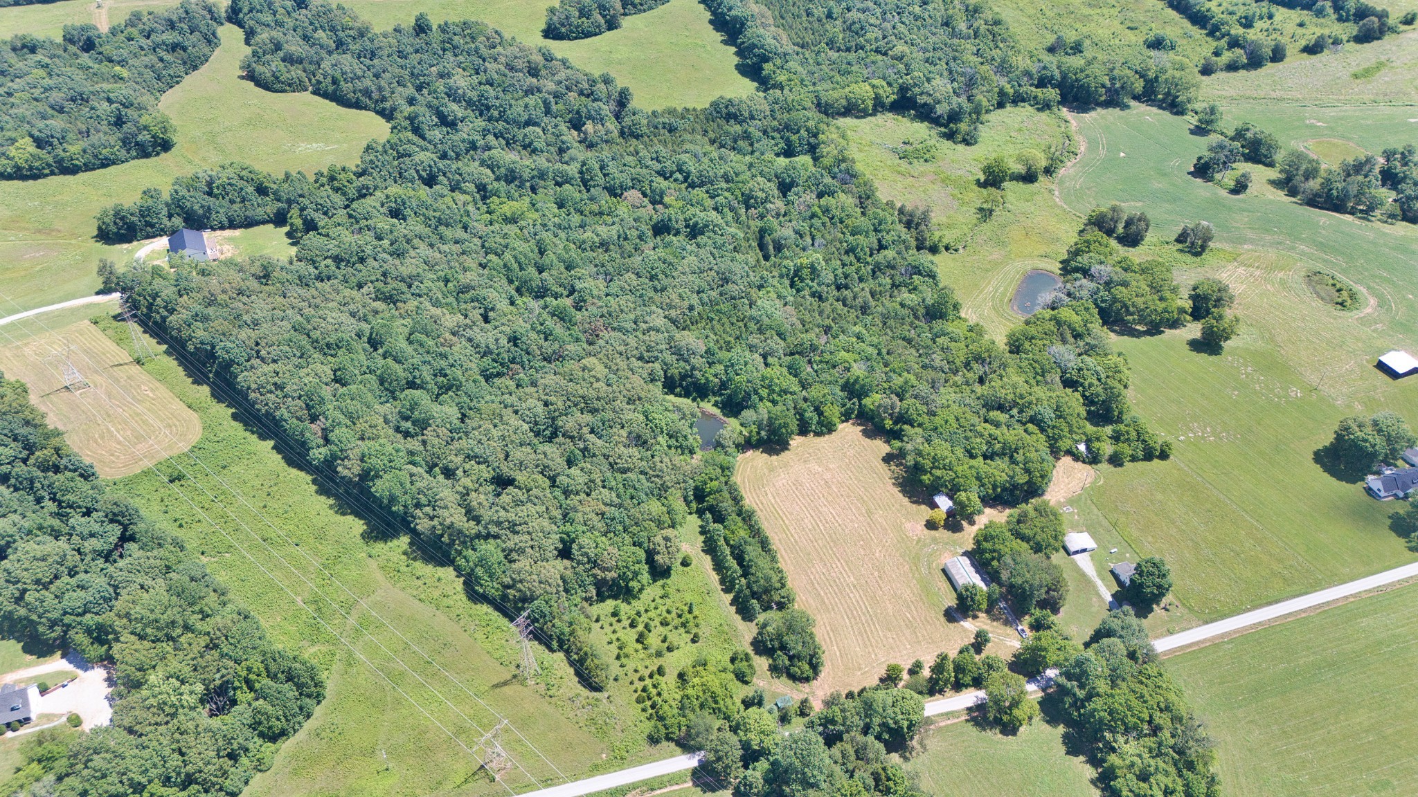 820 Edwards Rd Property Photo 4
