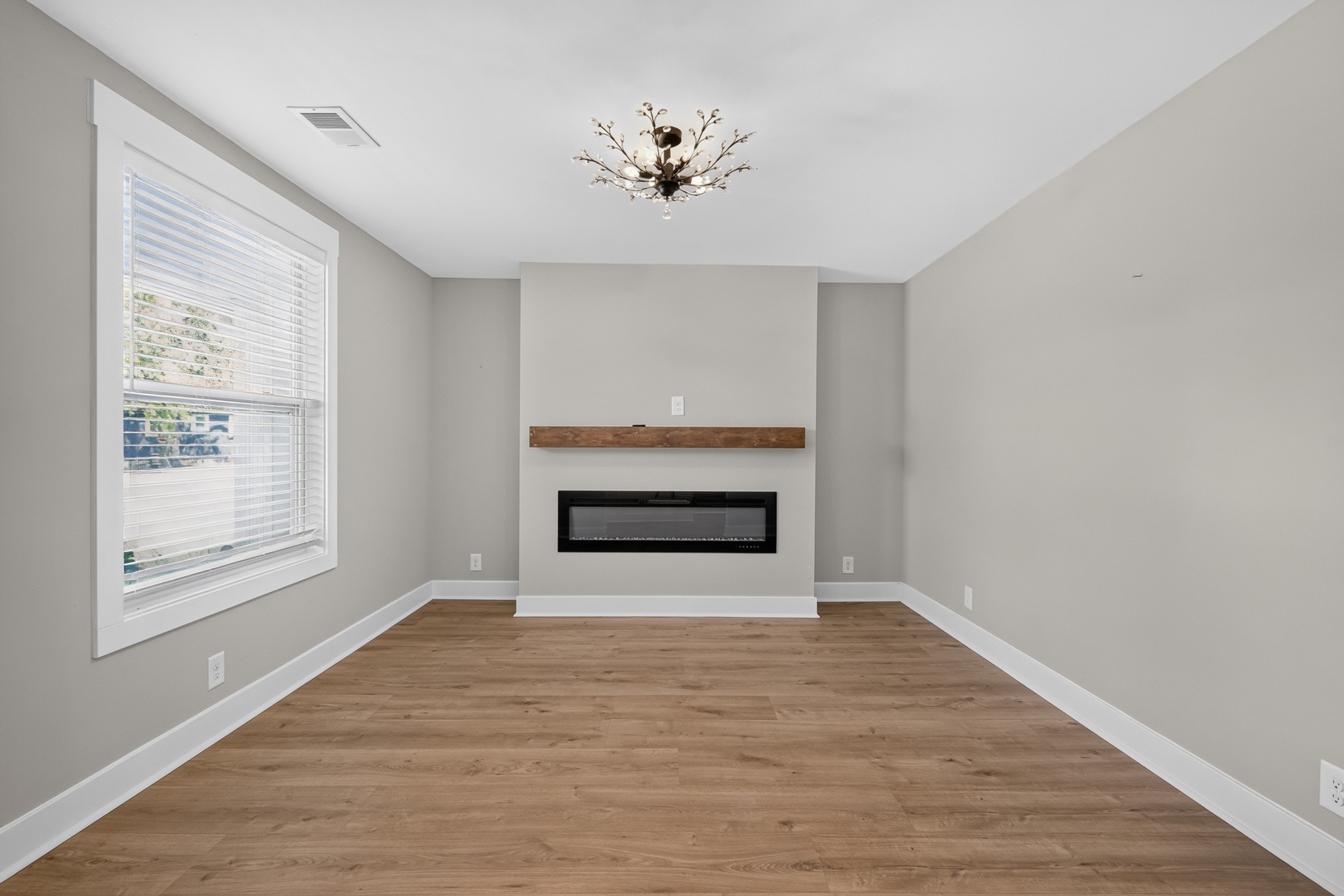 4893 Rainer Dr Property Photo 2