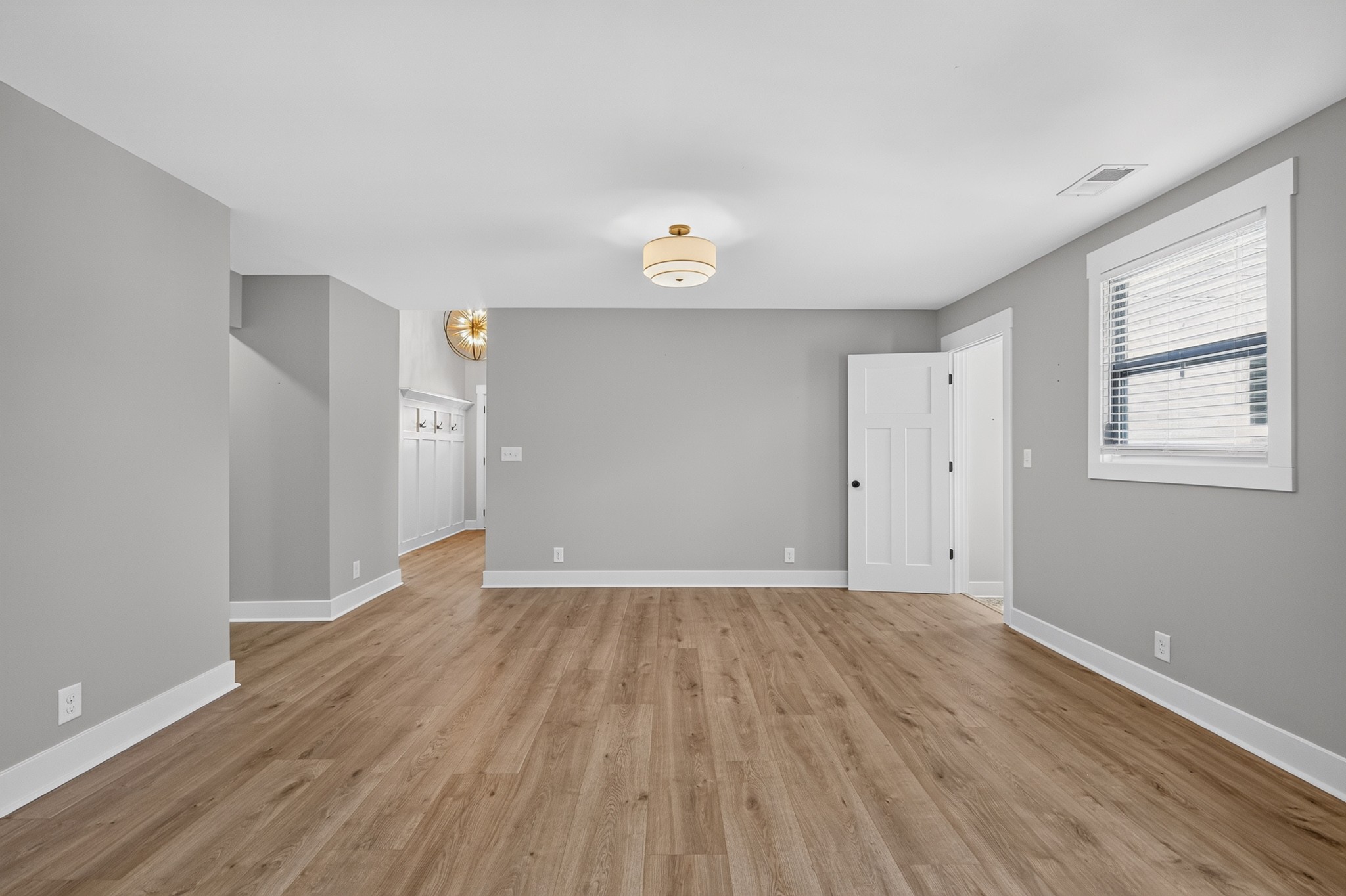 4893 Rainer Dr Property Photo 6