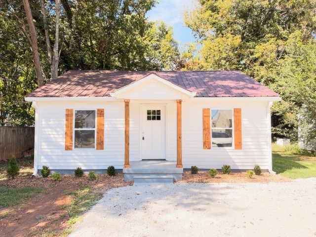 407 Laura Ave Property Photo 1