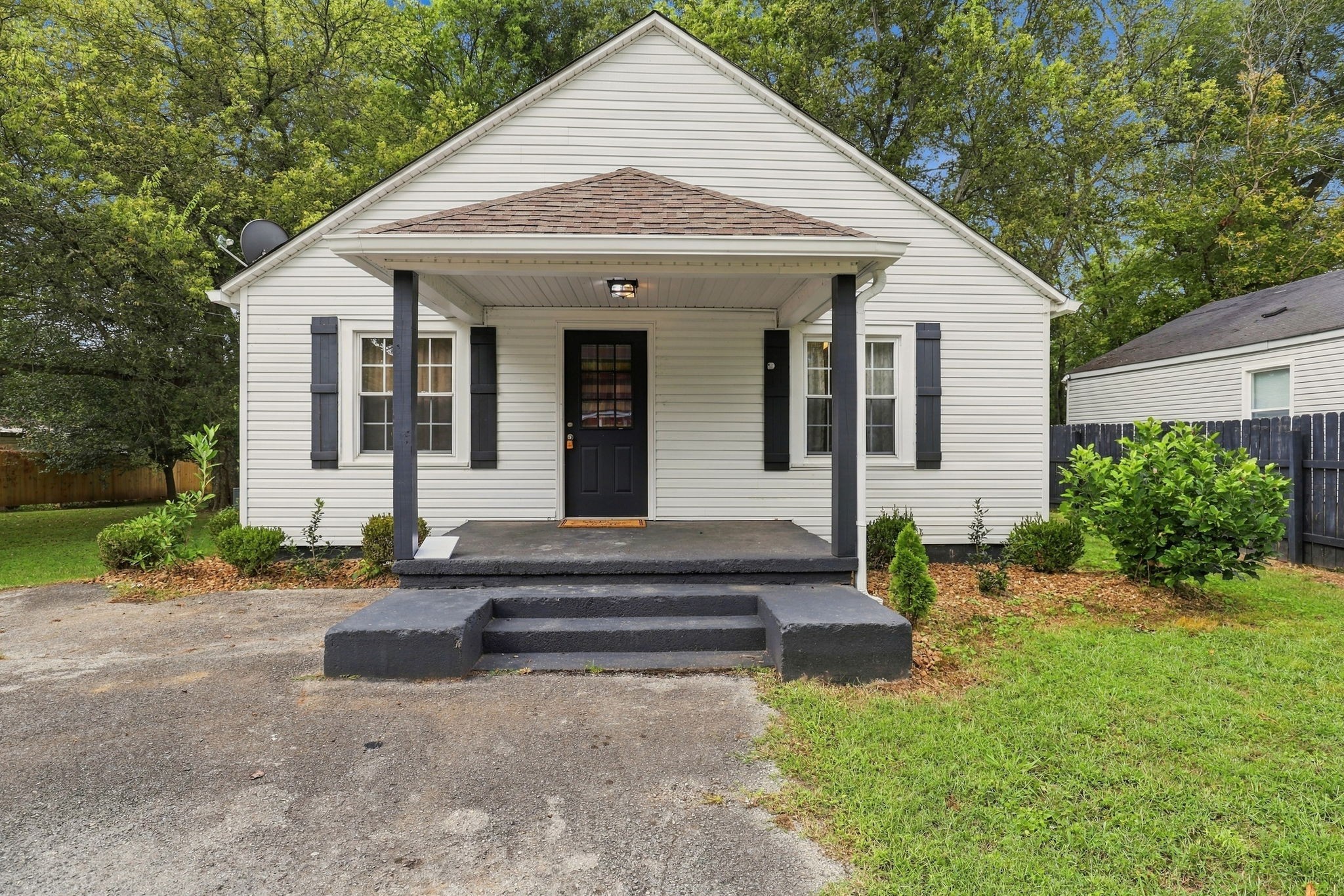 417 Laura Ave Property Photo 1