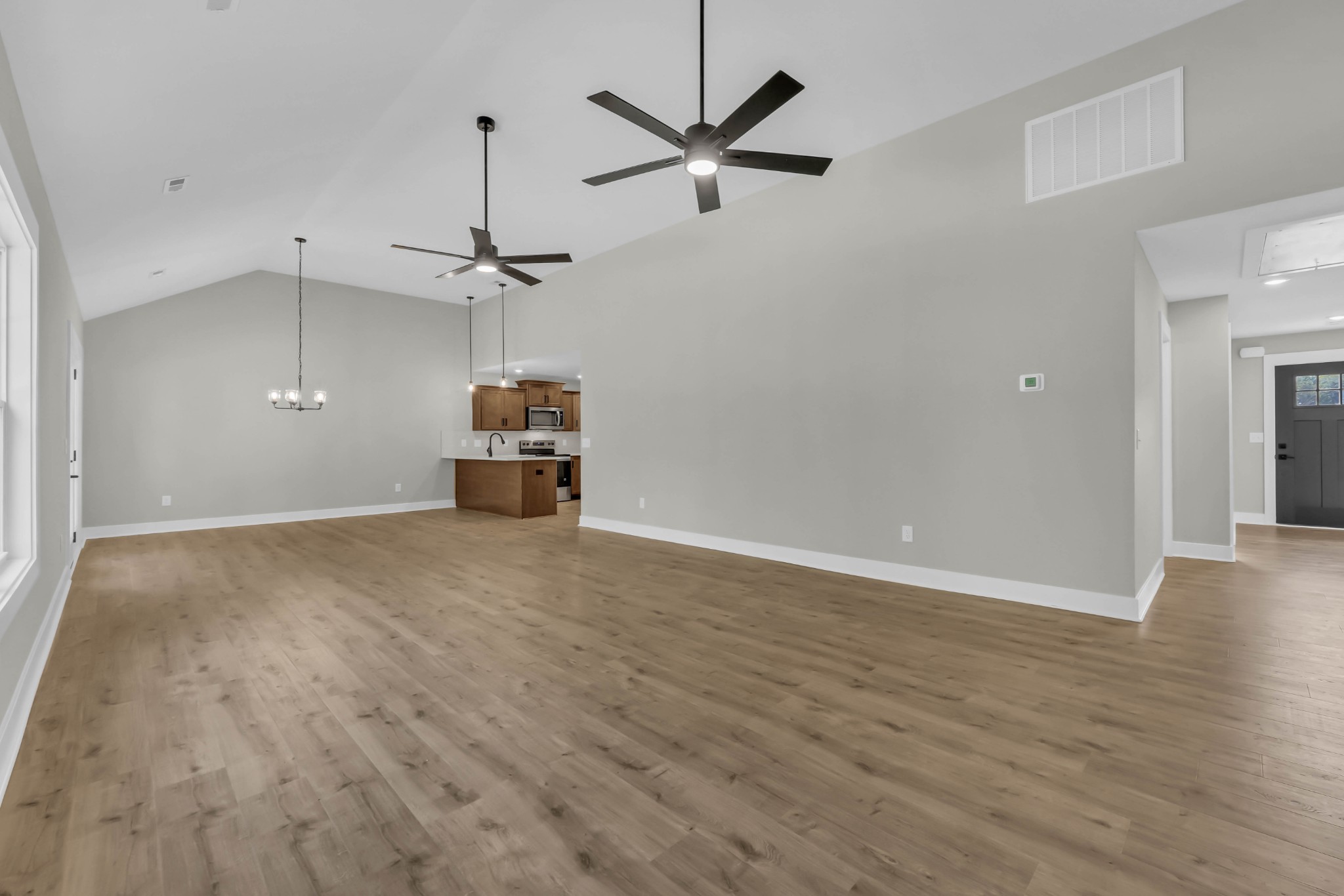 369 Idell Ct Property Photo 7