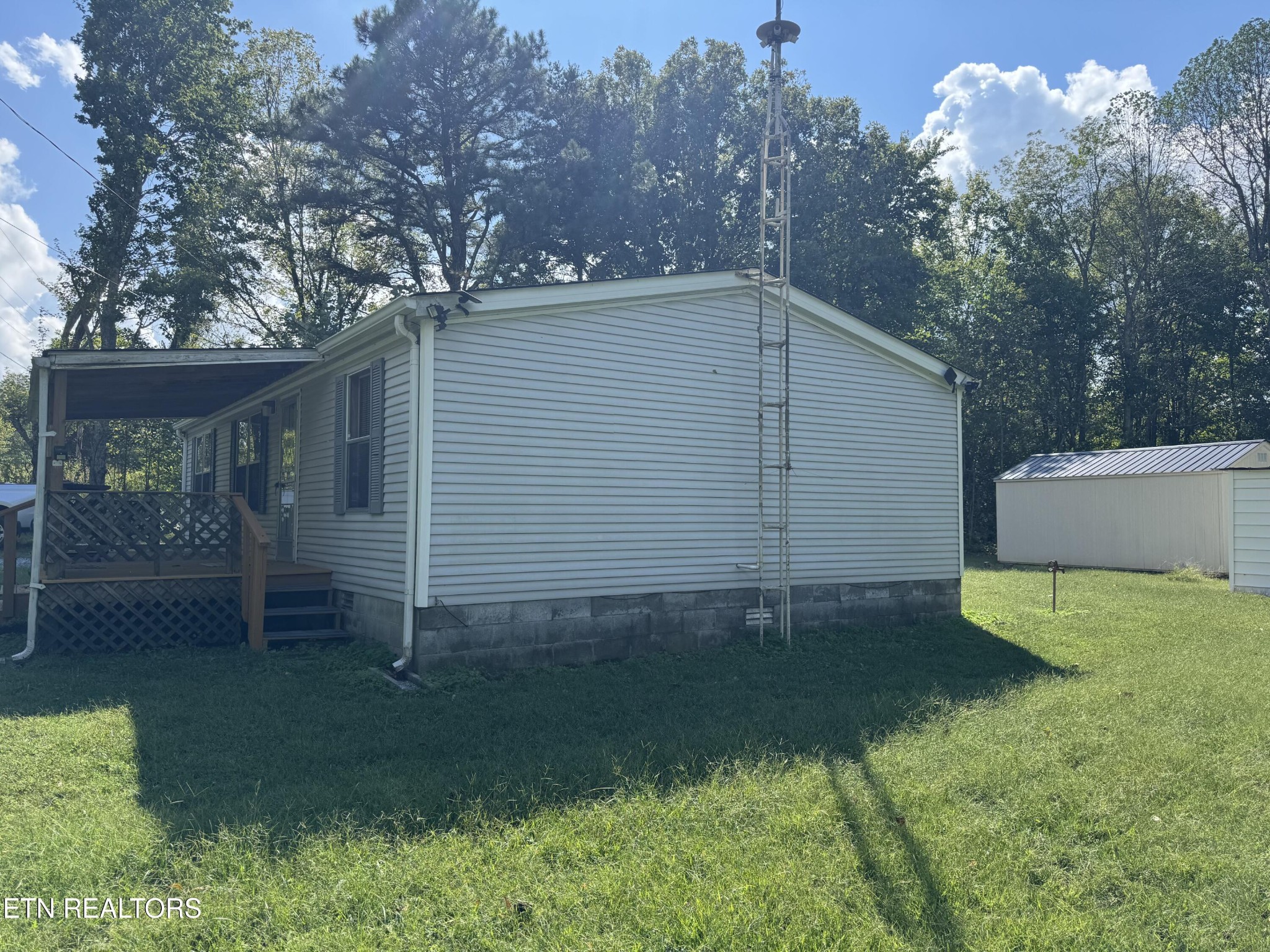 131 Bear Knob Lane Property Photo 3
