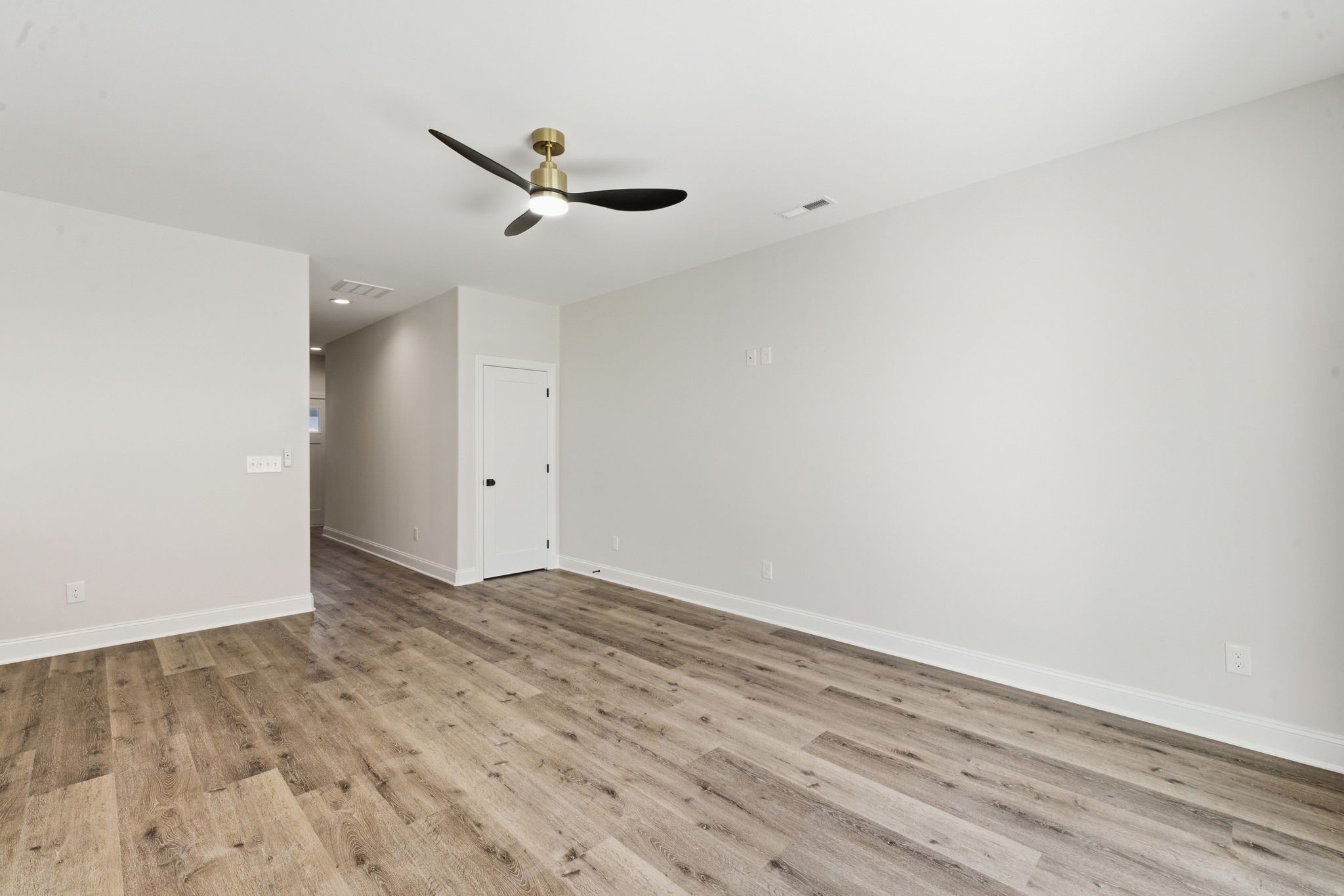 507 Lee St Property Photo 7