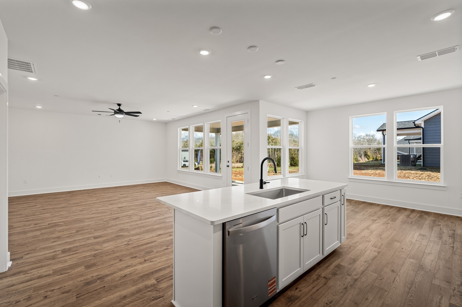 2016 Biscayne Place Property Photo 7